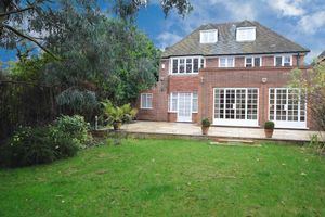 Garden/Exterior - click for photo gallery